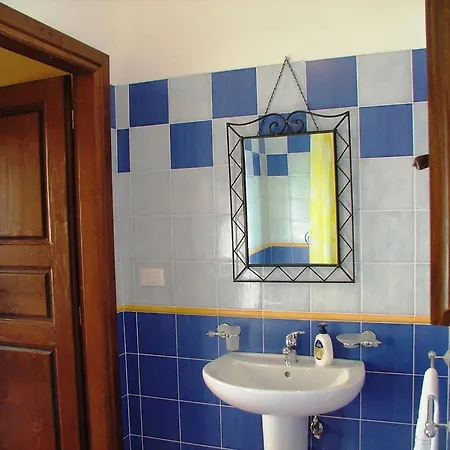 Prázdninový dům Holiday Home In Guardavalle Near Beaches, Cleaning Included
