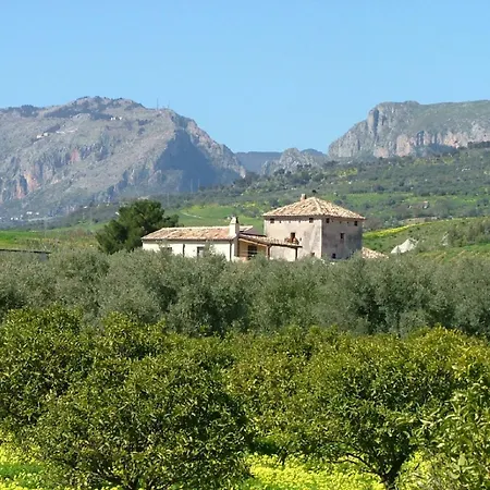 In Stilo With Garden, Cleaning Included Casa vacanze *